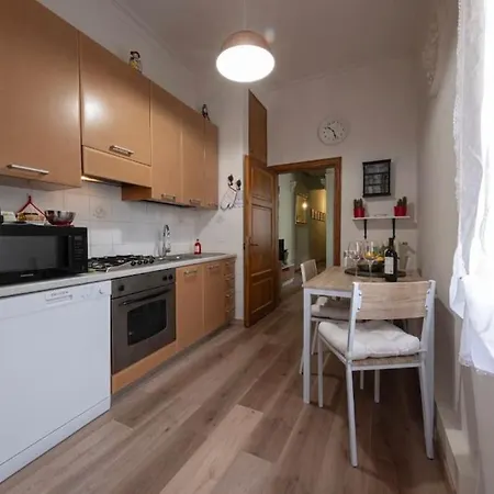 Apartment Borgognissanti Ollie's In Centro A